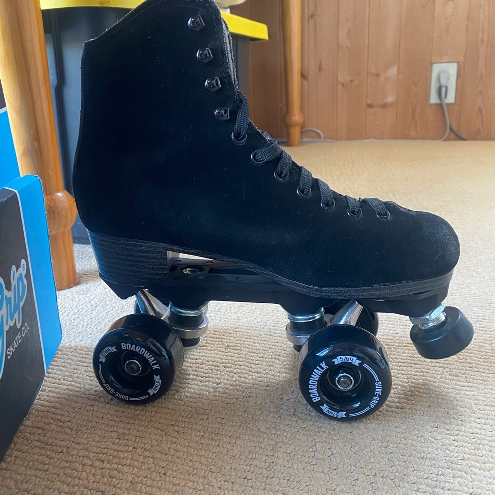 Suregrip BLACK Boardwalk Rollerskates 🛼💨🖤 - Picture 7 of 8